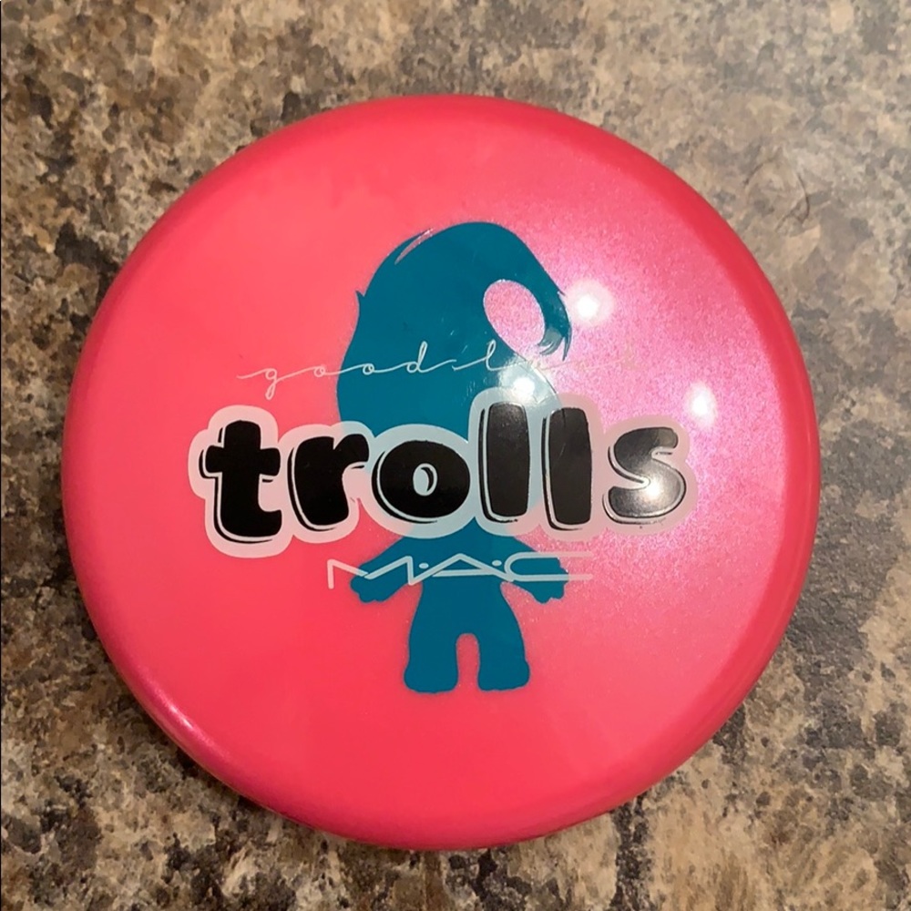 MAC Trolls Play it Proper